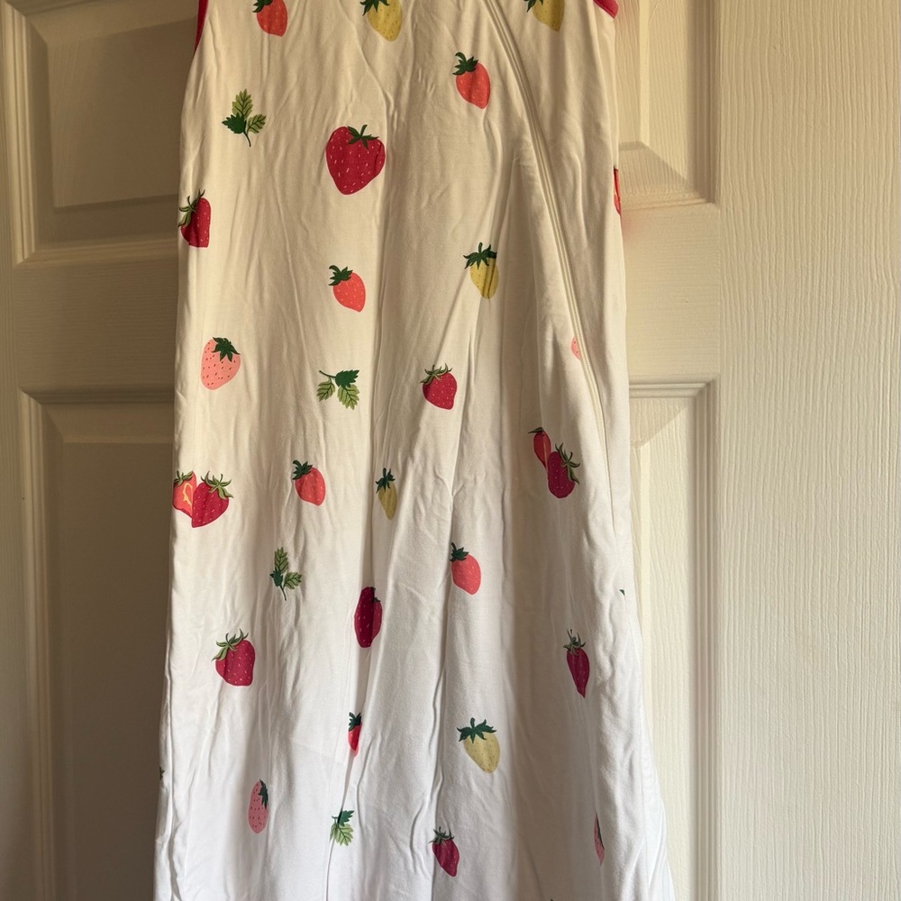 Strawberry Print Bamboo Sleep Sack 0.5 tog - Picture 2 of 7